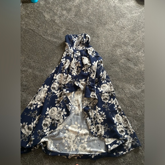 Dress - Picture 2 of 2